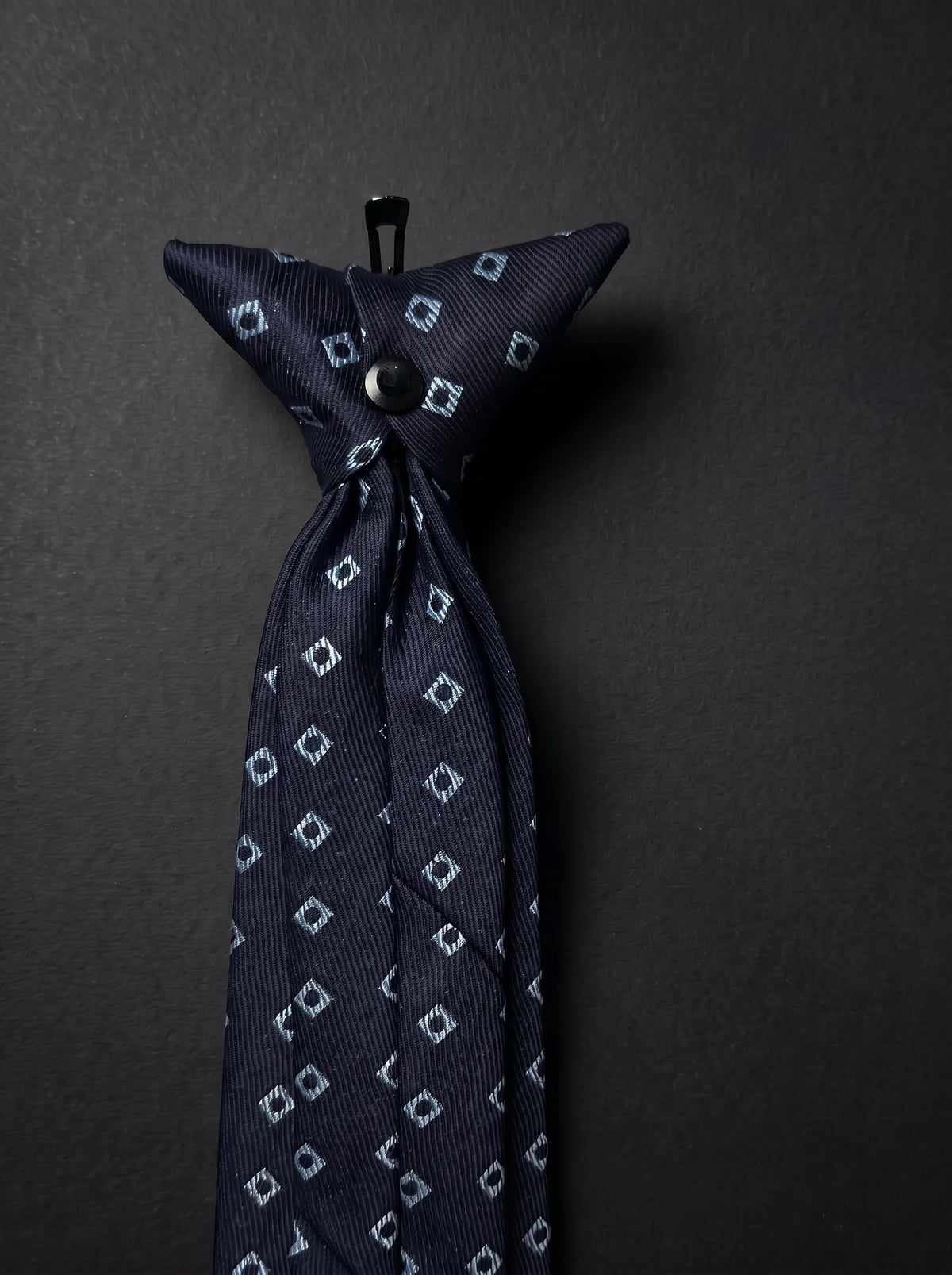 The Fine Geometric — Navy Clip-On Tie