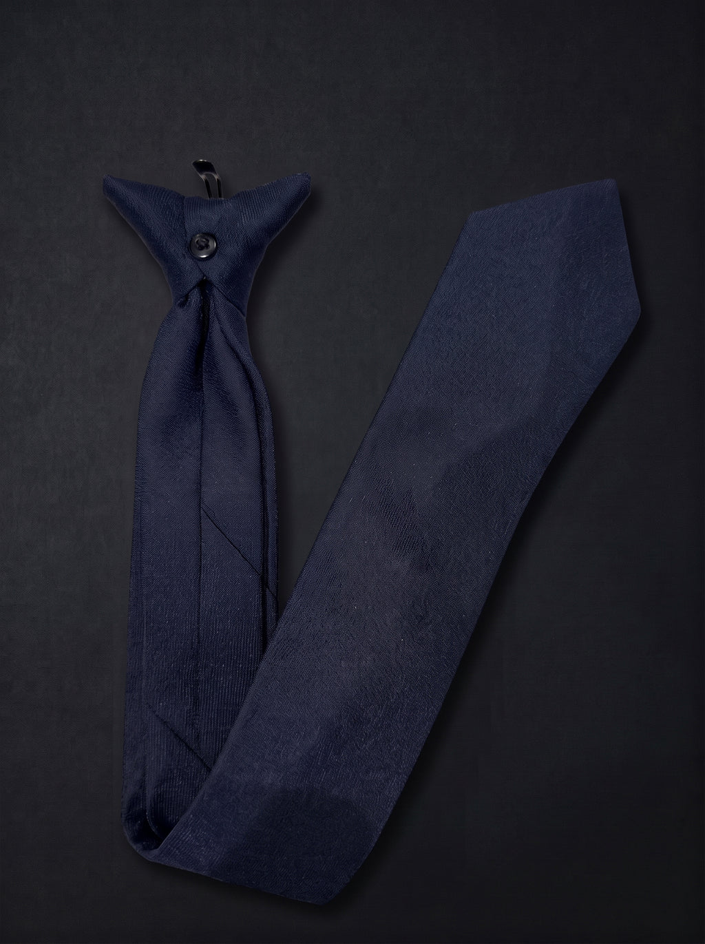 The Navy Classic
Clip-On Tie