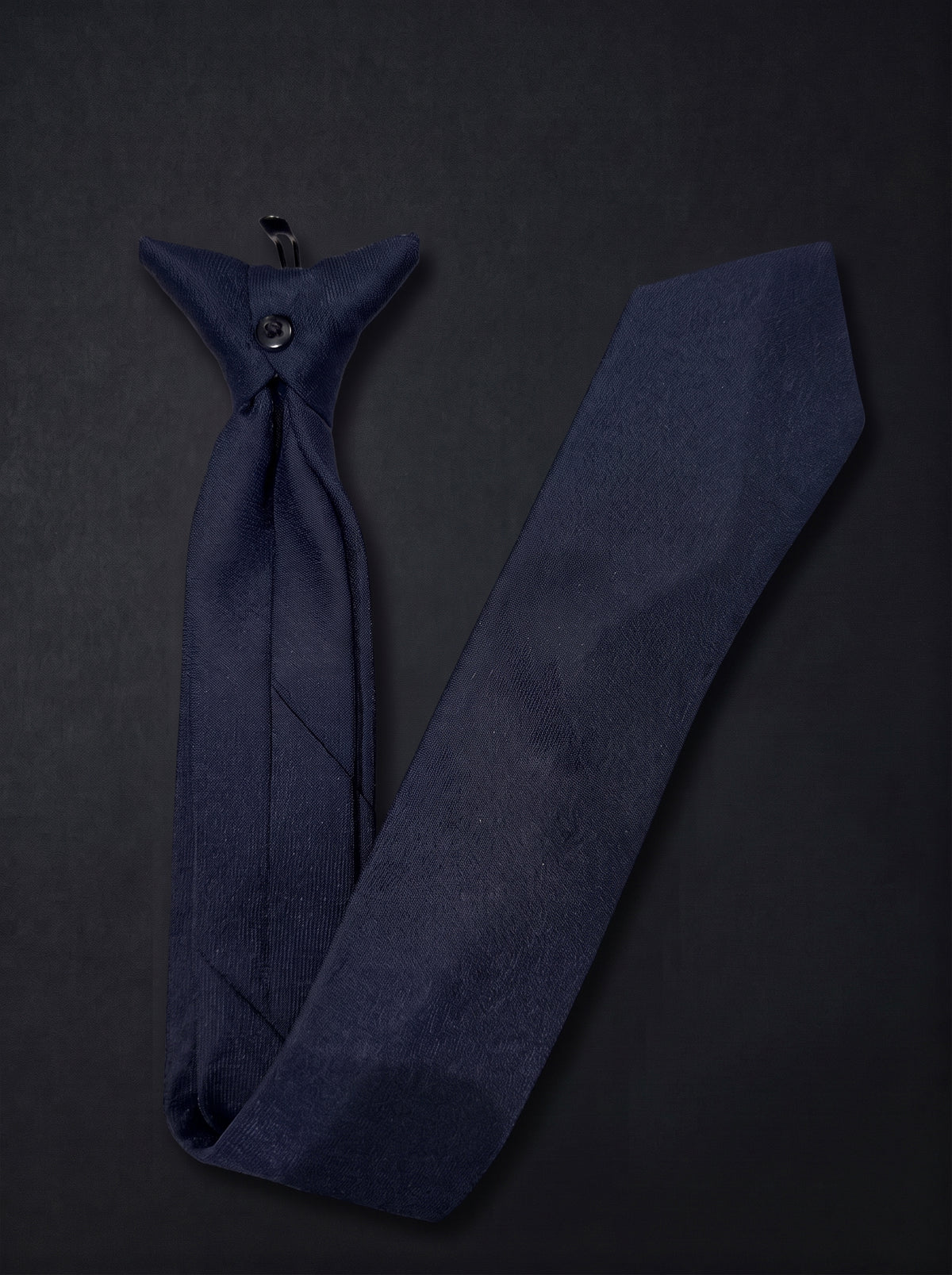 The Navy Classic
Clip-On Tie
