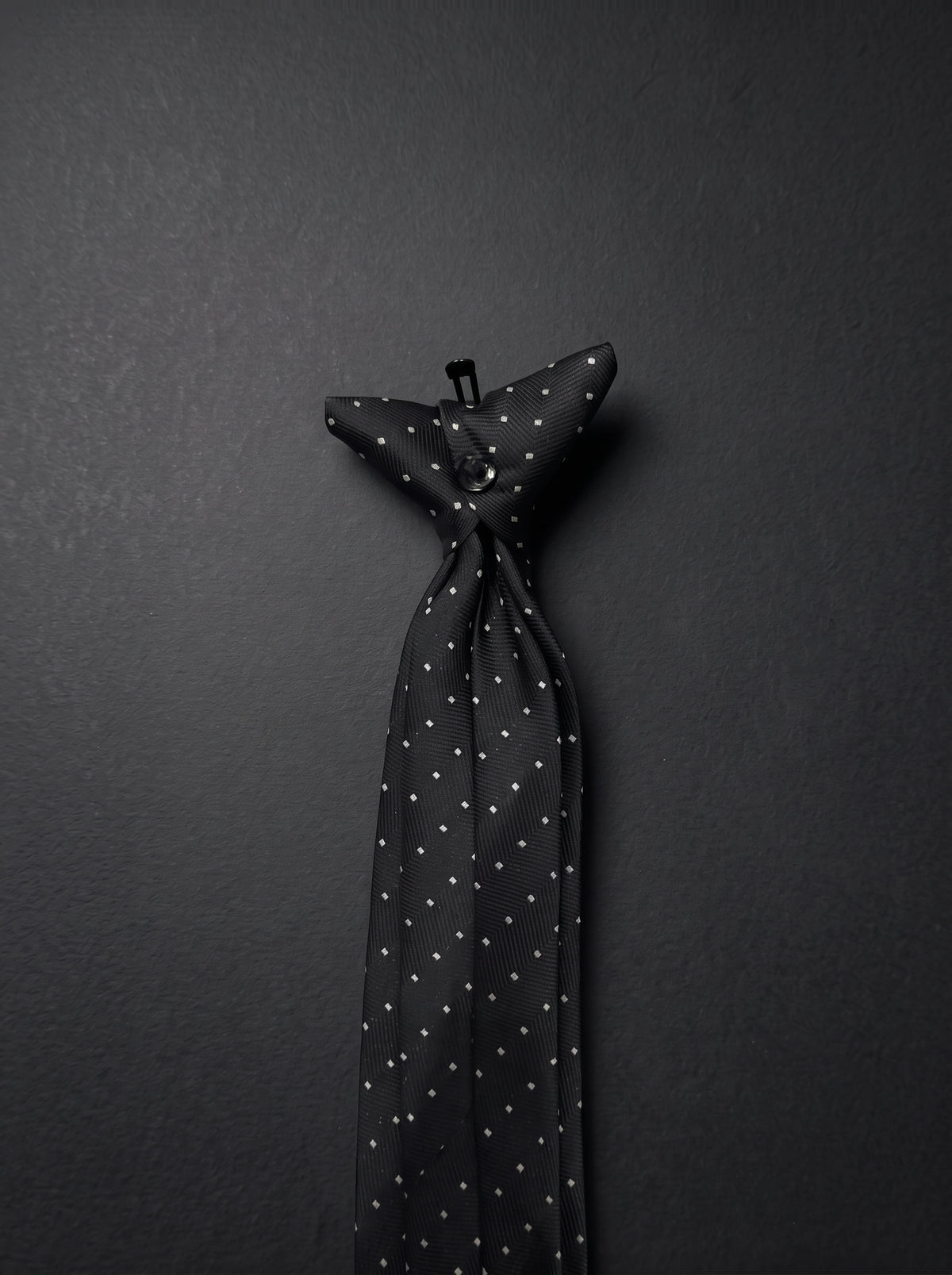 The Micro Dot — Black
Clip-On Tie