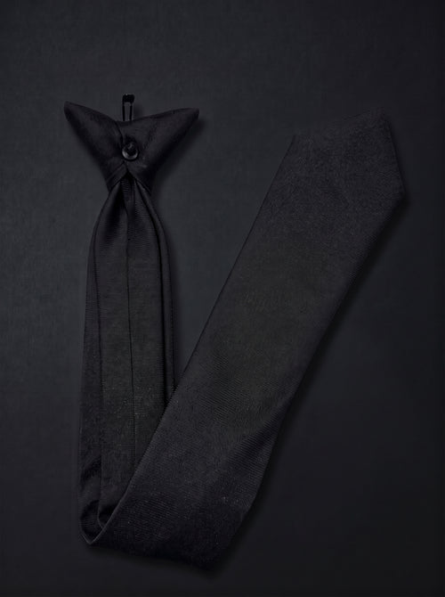 The Black Classic
Clip-On Tie