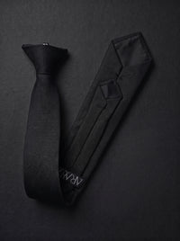 The Black Classic
Clip-On Tie