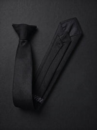 The Black Signature
Clip-On Tie