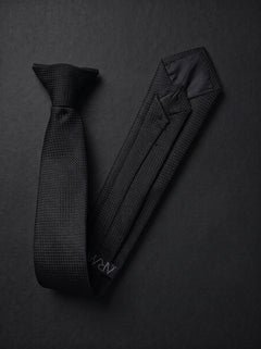 The Black Signature
Clip-On Tie