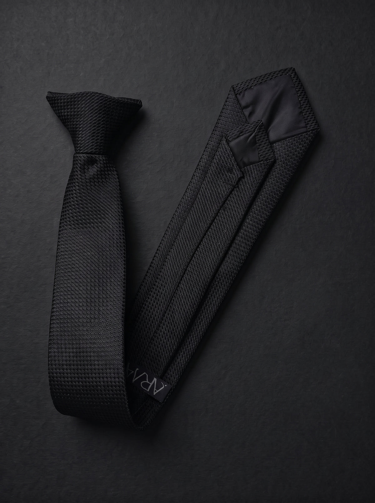 The Black Signature
Clip-On Tie