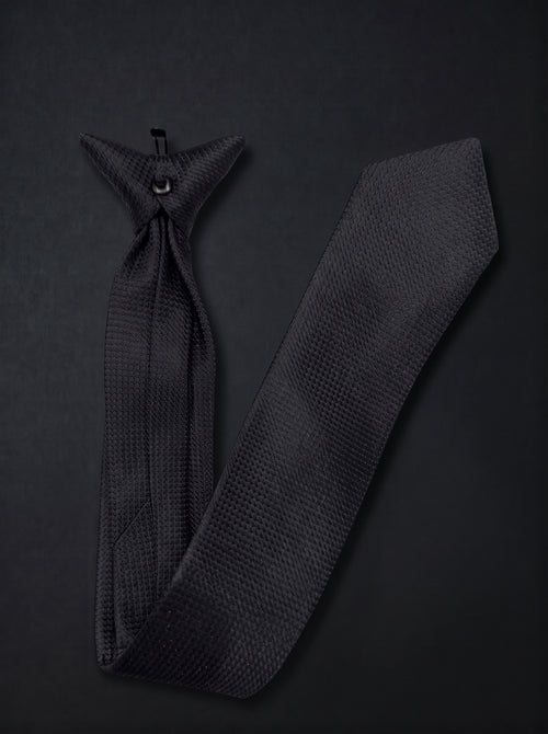 The Black Signature
Clip-On Tie