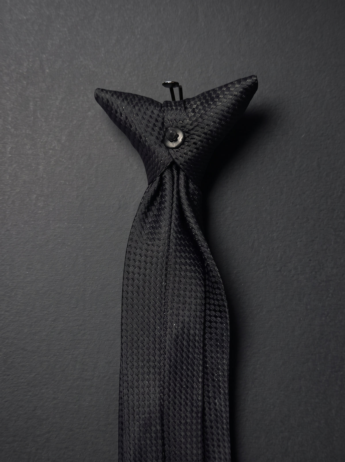 The Black Signature
Clip-On Tie